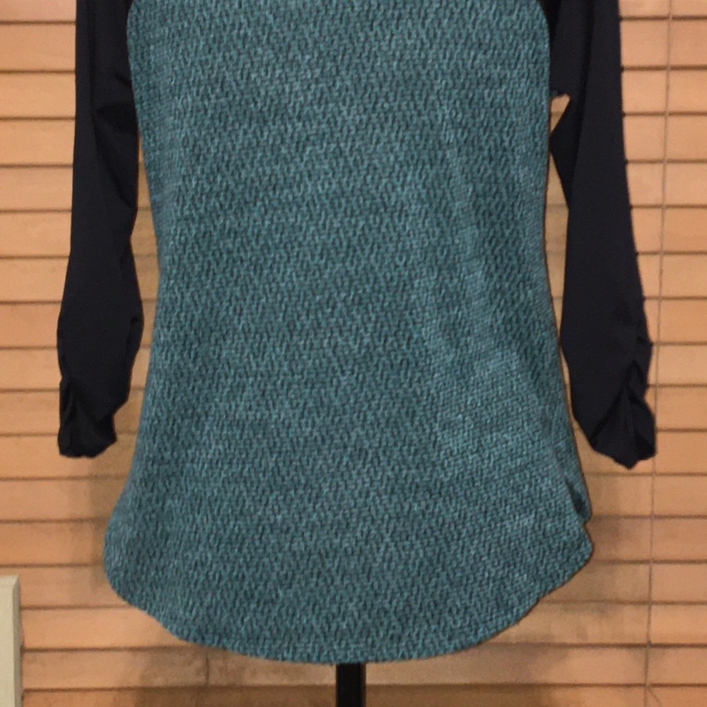 New Direction 3/4 Sleeve blouse - Picture 3 of 8
